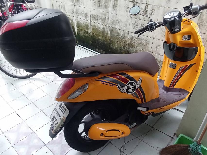 Honda Scoopy i ปี2016 สีเหลือง มือสองใช้มือเดียว 6