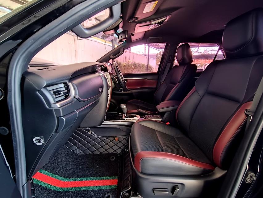 FORTUNER LEGENDER 2.8 V 2WD ปี 2021 ✅ ฟรีค่าจัด-ค่าโอน ✅ ฟรีประกันภัย ✅ ฟรี พรบ 17