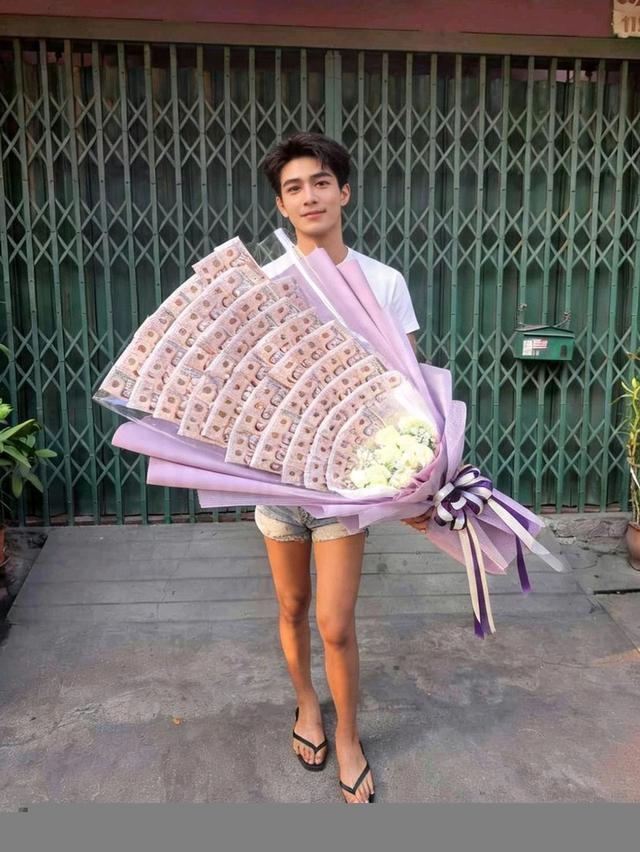 ช่อเงินพร้อมดอกไม้สด ส่งปากเกร็ด นนทบุรี บางบัวทอง บางใหญ่ ถนนติวานนท์ สนามบินน้ำ ชัยพกฤษ์ ราชพกฤษ์ ถนนกาญจนาภิเษก รัตนาธเบศร์ ท่าทราย บางซื่อ เตาปูน