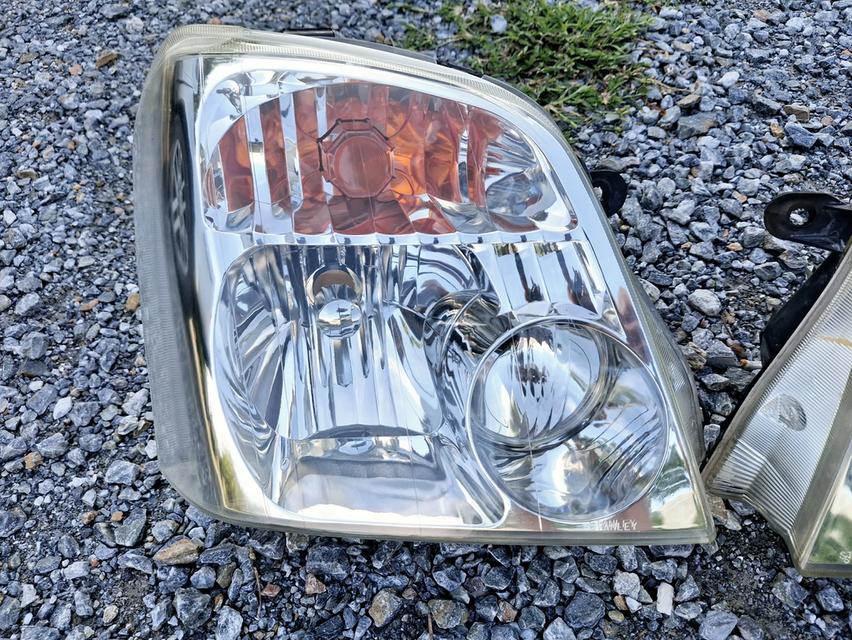 ไฟหน้าดีแม็กซีนอล แท้มือสอง  2