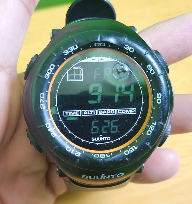 นาฬิกา SUUNTO vector