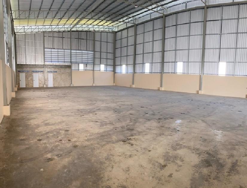 ให้เช่าโกดัง พร้อมสำนักงาน สภาพใหม่ / พื้นที่ 800 ตารางเมตร ถนนพระราม 2 ซอยบางกระดี่ 30 เข้าซอยไม่ลึก 3