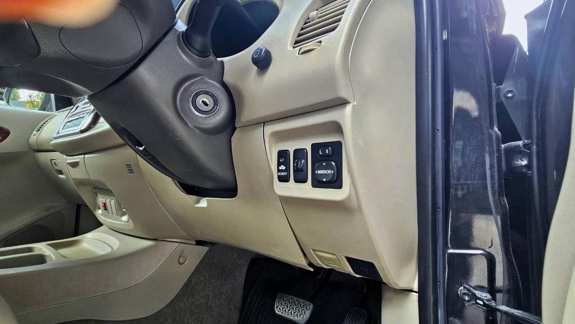 ขายรถ Toyota innova 2.0V ปี 2013 สีดำ เกียร์ออโต้ รูปที่ 10