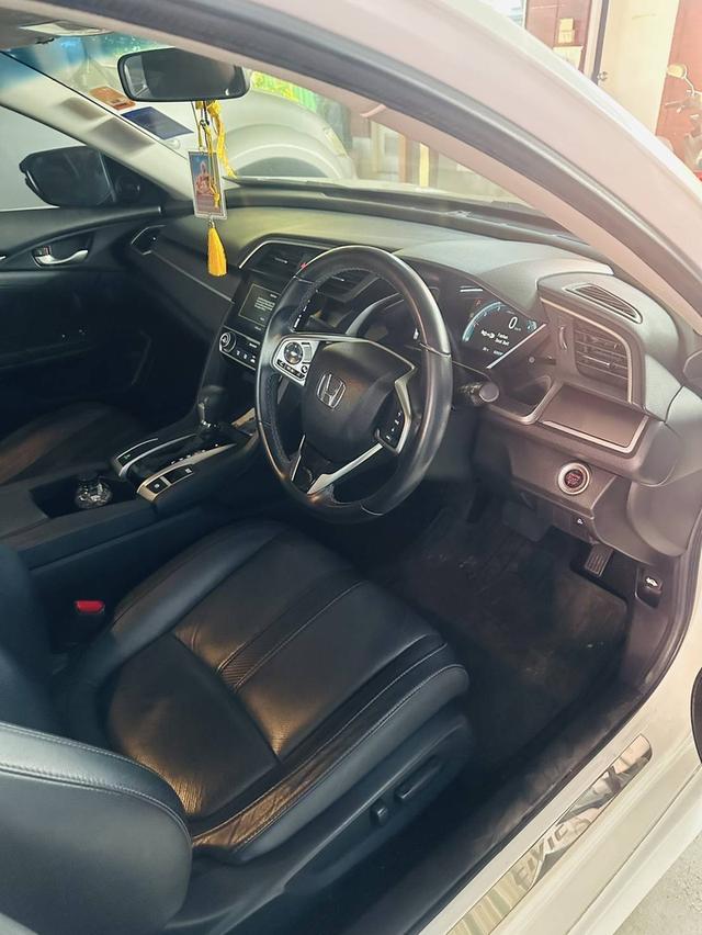 ขายด่วน!! Honda Civic 1.5 TURBO ไมล์ 37,000 กม..