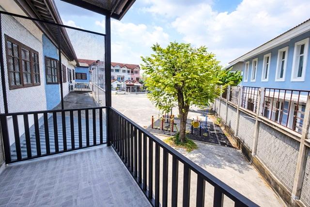 สินแพทย์เสรีรักษ์ 1 กม.ทำเลรามอินทรา115 MRTเศรษฐบุตรบำเพ็ญ 300 ม. ทาวน์เฮาส์ 3นอน 2น้ำ หลังมุม 30ตร.ว. 210ตร.ม. 2-3 คัน 8