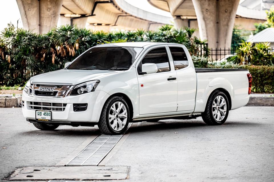 Isuzu D-Max Space Cab 2.5L ดีเซล ปี 2013 สีขาวเกียร์ธรรดา  10