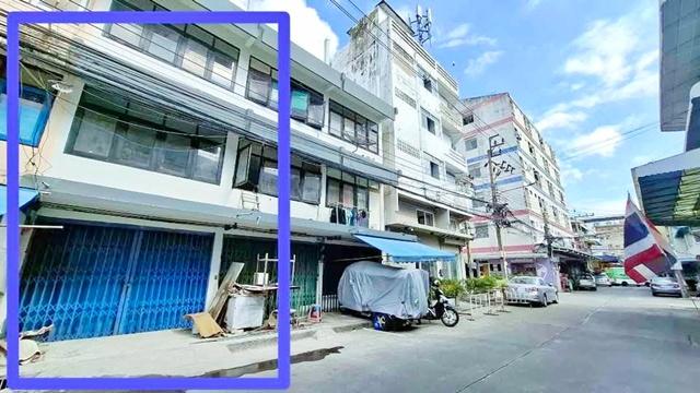 เอ็มไพร์ ทาวเวอร์ 1.7 กม. ให้เช่าตึกแถว 3 ชั้น แมคโคร สาทร 1.2 กม. BTS เซนต์หลุยส์ 1.6 กม.รร.นานาชาติเซนต์แอนดรูว์ส 2.8 1