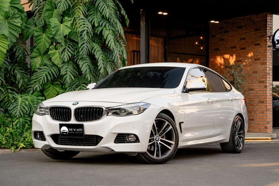 BMW 320d GT M Sport รหัส F30 ปี 2019 📌#rareitem  𝟑𝟐𝟎𝐝 𝐆𝐓 เข้าใหม่ ขาวเบาะแดงที่จริงใจ!❤️‍🔥✨ 1