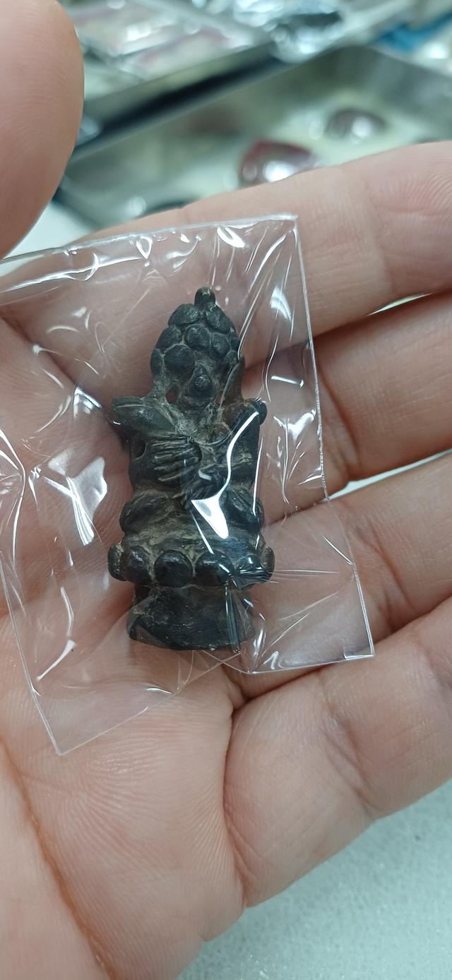 พระกริ่งตั๊กแตนเขมร เนื้อสำริดเงินเก่า รูปที่ 3