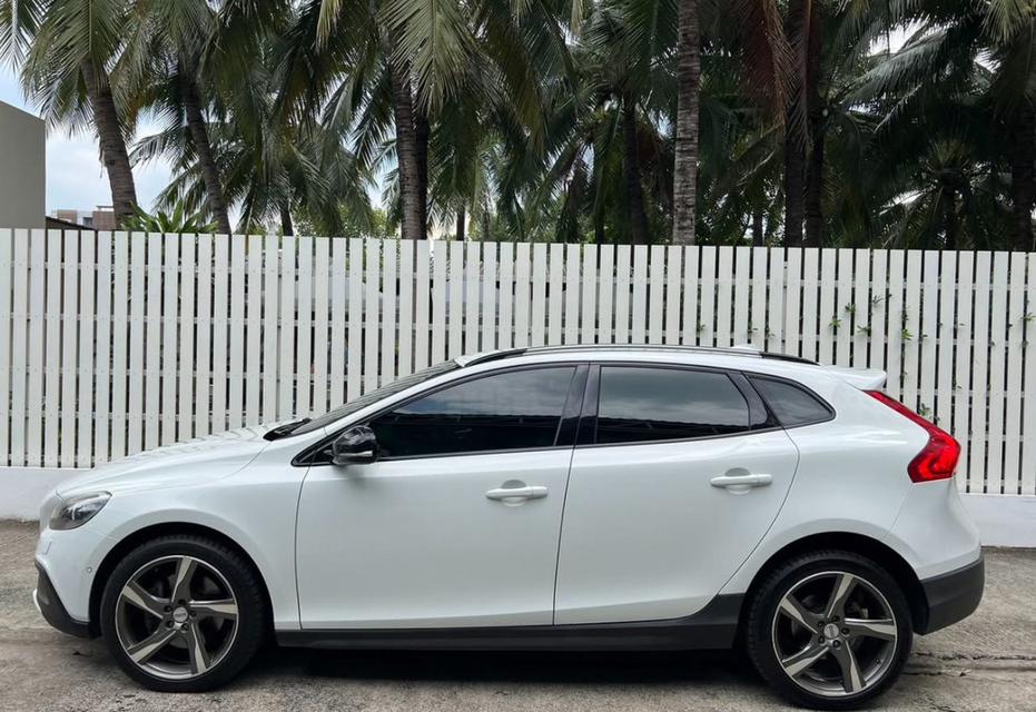 Volvo V40 ปี 2016 3