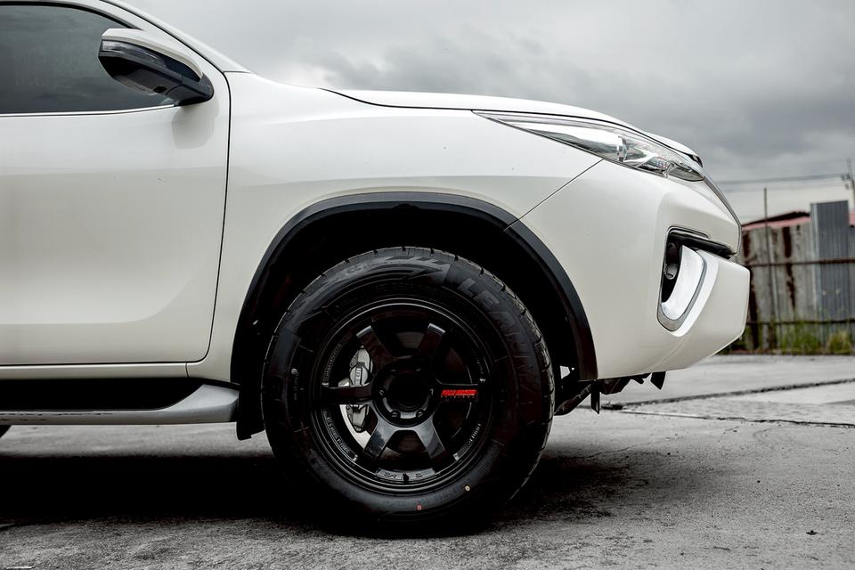 Toyota Fortuner 2.4V ปี19จด21 18