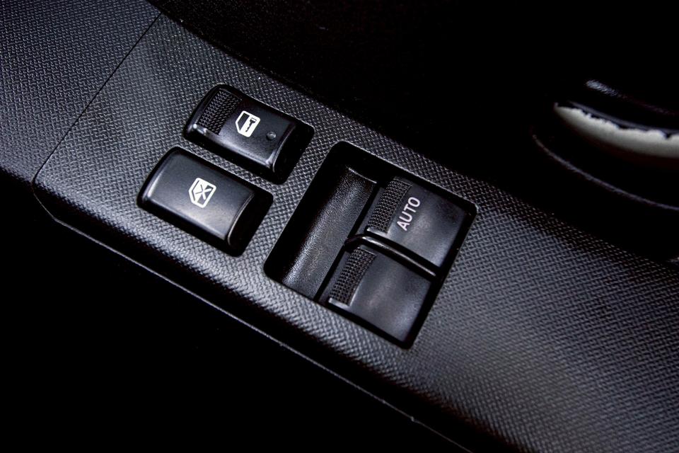  ISUZU D-MAX 2.5 VGS Z X-series SPACECAB   2013  14