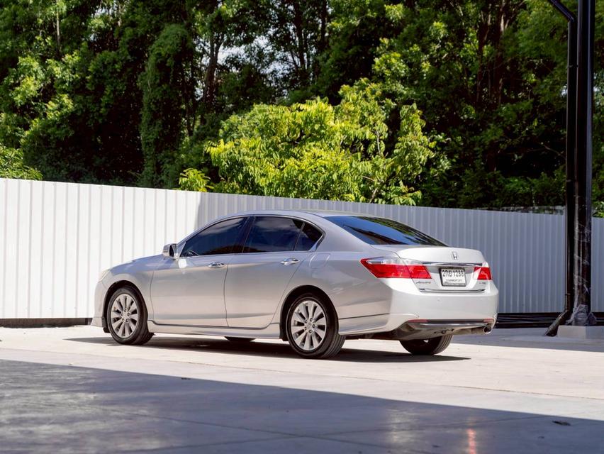 HONDA ACCORD 2.0EL ปีจด 2014 ประกันเครื่องเกียร์3ปี / 30,000 km. 2
