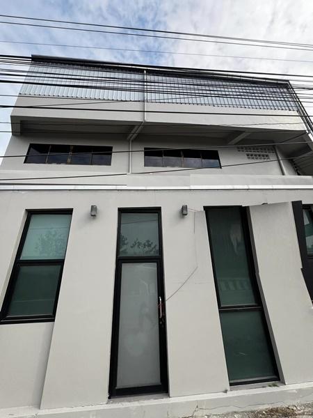 ให้เช่าอาคารสำนักงานพร้อมโกดังย่านถนนราชพฤกษ์ ขนาด 850 ตรม. บริเวณถนนราชพฤกษ์ แขวงฉิมพลี เขตตลิ่งชัน กรุงเทพฯ