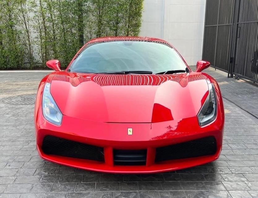 ปล่อยรถหรู Ferrari 488 GTB ปี 2017