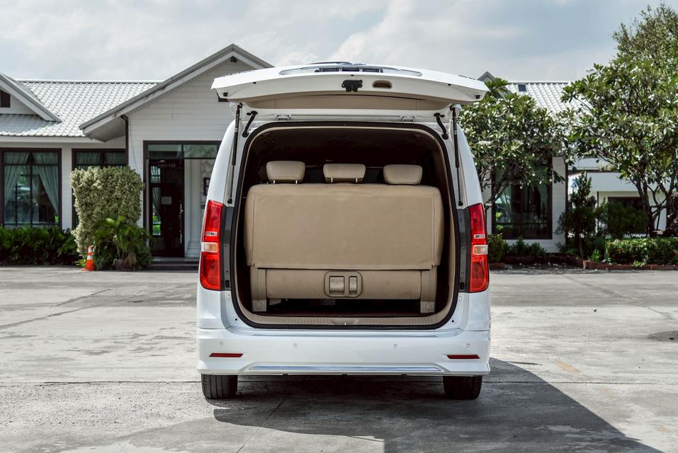 รหัสรถ CBL982 HYUNDAI H-1 2.5 Elite NS AT 2023 7