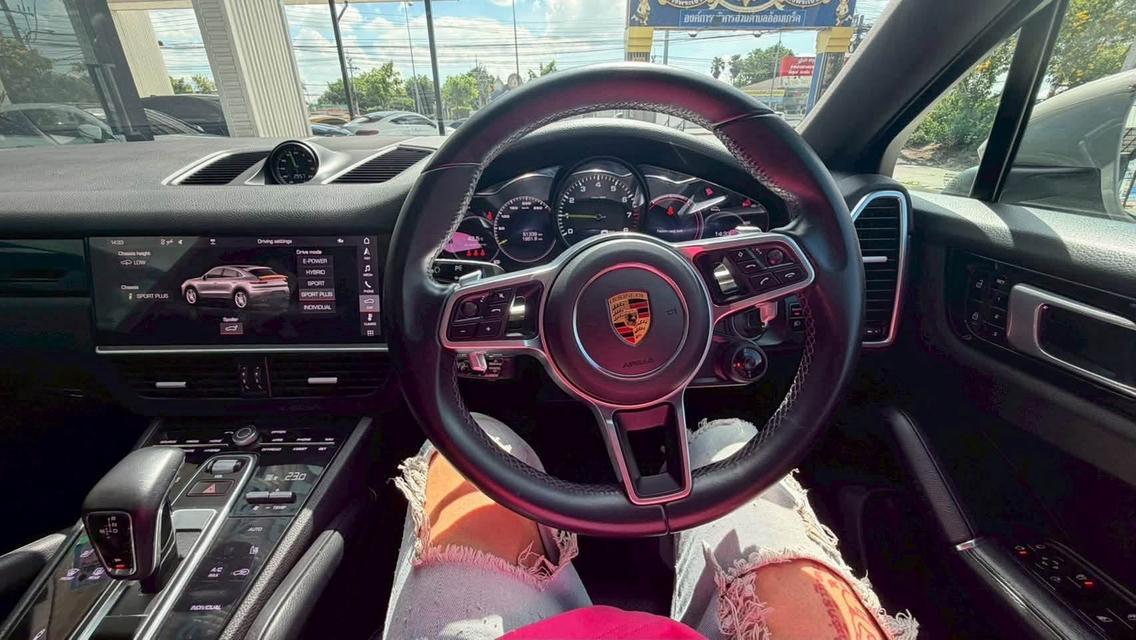 Porsche Cayenne Coupe 2021 สี Crayon รูปที่ 5