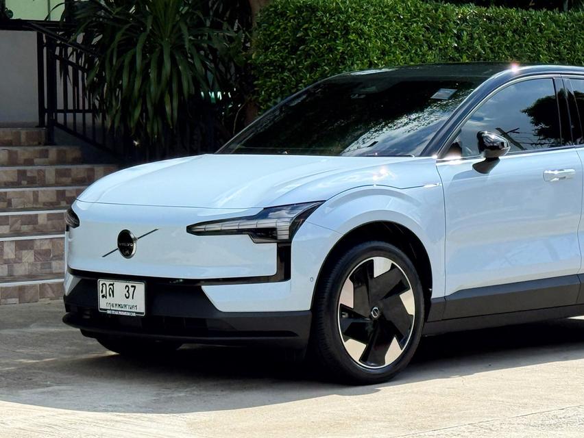 2024 VOLVO EX30 ULTRA รถมือเดียวออกป้ายแดง วิ่งน้อยเพียง 7,800 กม รถเข้าศูนย์ตลอด รถไม่เคยมีอุบัติเหตุครับ เปลี่ยนแบตเตอรี่จากศูนย์แล้วครับ รูปที่ 8