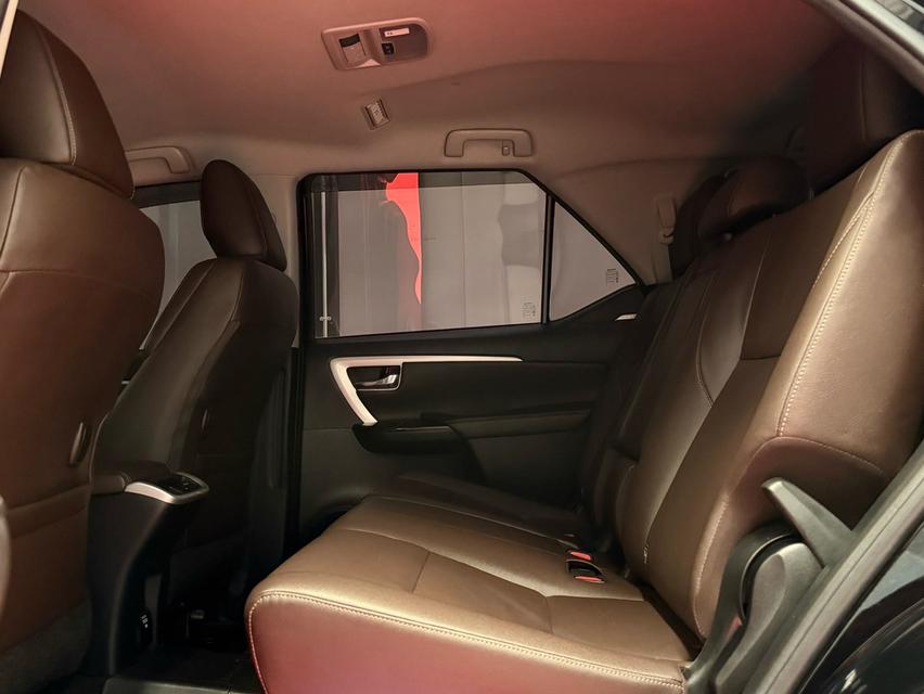 2020 TOYOTA FORTUNER 2.4 V รถสภาพสมบูรณ์ พร้อมใช้งาน รถวิ่งน้อย เข้าศูนย์ทุกระยะ ไม่เคยมีอุบัติเหตุครับ 14