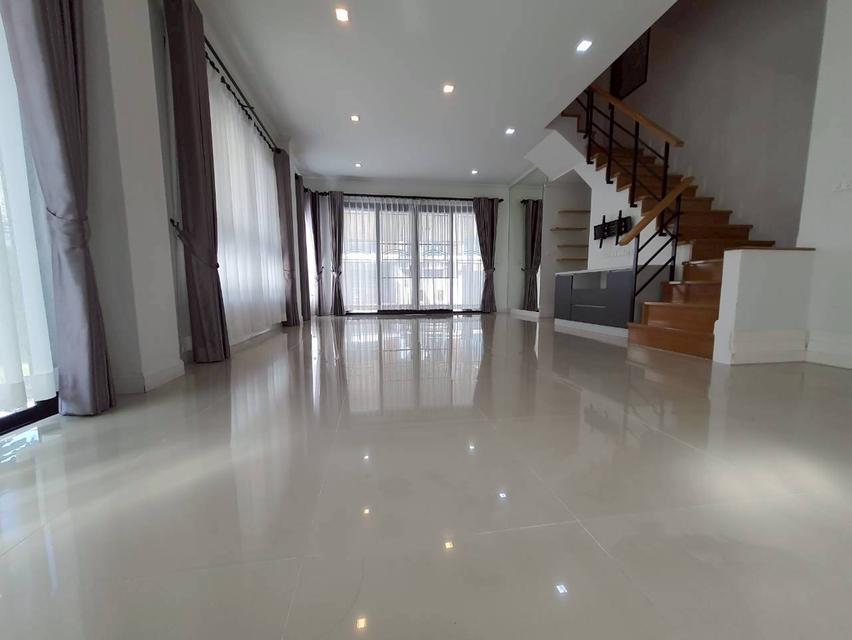 บ้านแฝด ศุภาลัยเอสเซ้นส์ ลาดพร้าว 107 7