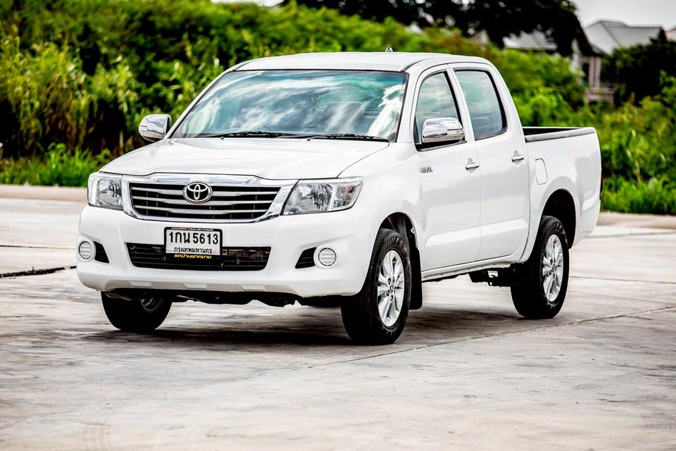 Toyota Vigo Champ Double Cab 2.7 E 4ประตู  ปี 2013 สีขาว 2