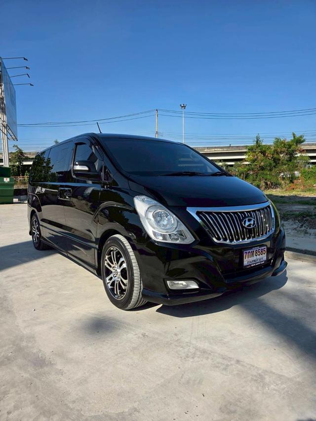 HYUNDAI H-1 VIP สีดำ ปี 2015 ไมล์ 130,000 กม.