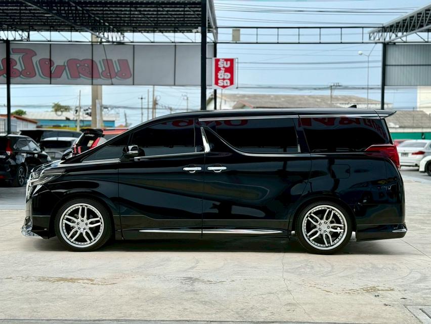TOYOTA Alphard 2.5 HV 4wd 2022 7