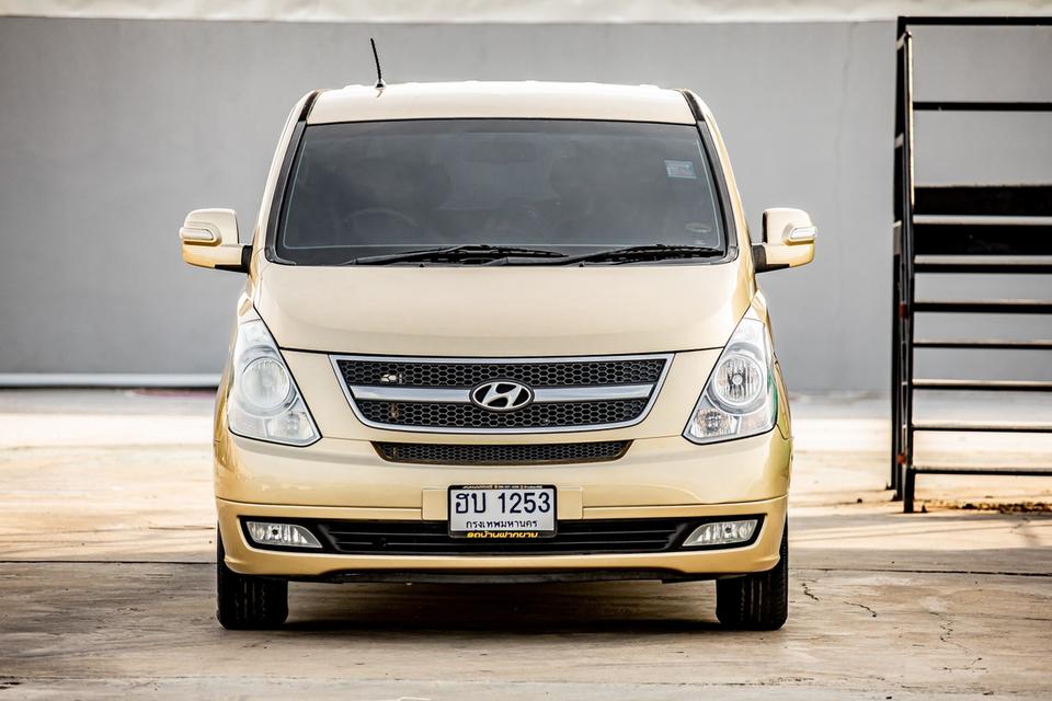 Hyundai H1 Deluxe 2.5 ดีเซล เกียร์ออโต้ ปี 2011 เบาะ VIP 2