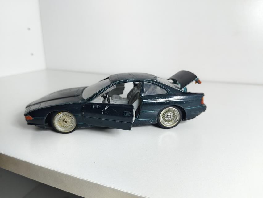 โมเดลรถยนต์ BMW 850i (E31)  3