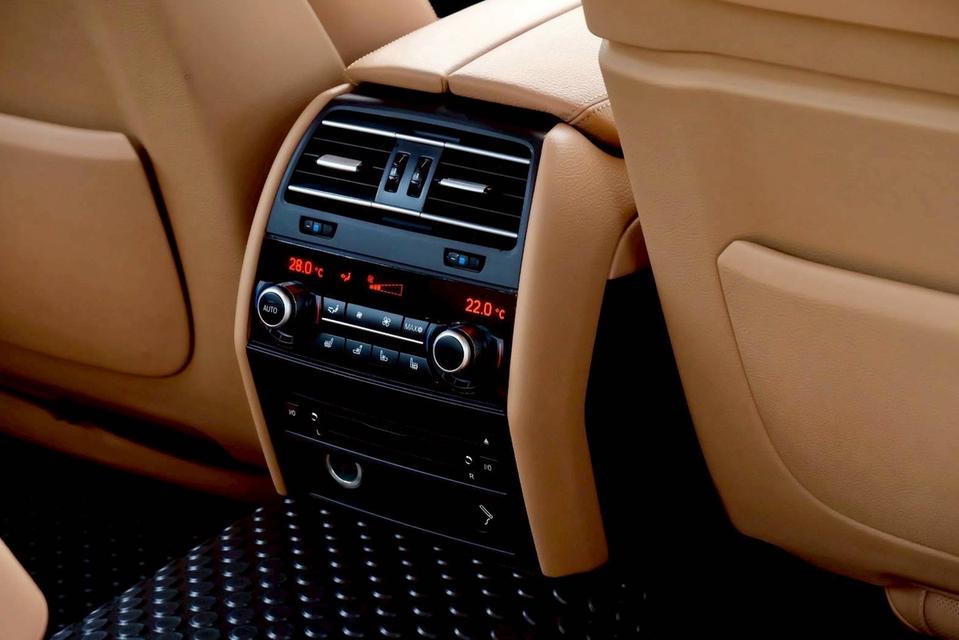รหัสรถ PR5453 Bmw (F02) 730li Long Wheelbase ปี 2011  14