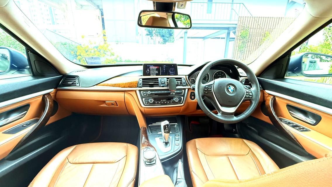 BMW 320d GT LUXURY 13