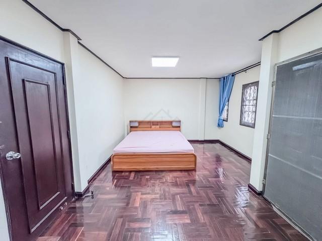 ให้เช่าทาวน์โฮม 2 ชั้น 25.5 ตร.ว. ซอยประชาราษฎร์บำเพ็ญ 20 ห้วยขวาง พร้อมเฟอร์นิเจอร์ 6