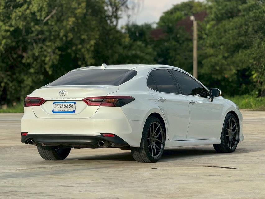 TOYOTA. CAMRY  Sedan 4dr Sport SA 8sp FWD 2.5 (MNC)  Y2022 สีขาว  ออโต้ 2