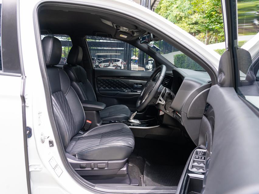 MITSUBISHI OUTLANDER PHEV 2.4 GT PREMIUM 4WD 2021 รูปที่ 12