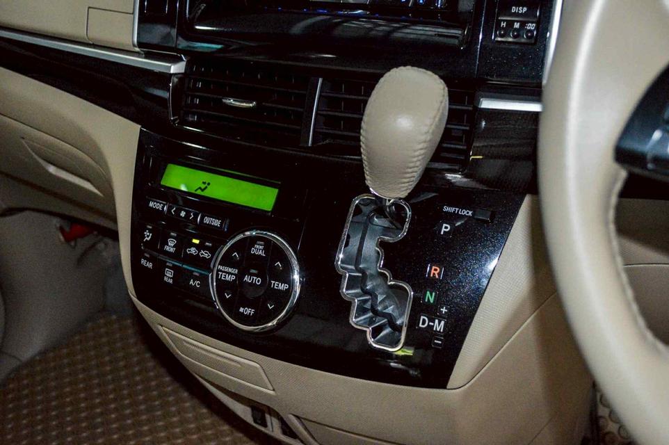 รถเข้าใหม่! Toyota Estima 2.4 Aeras ปี 2013 สภาพสวยจัด พร้อมใช้งาน 17
