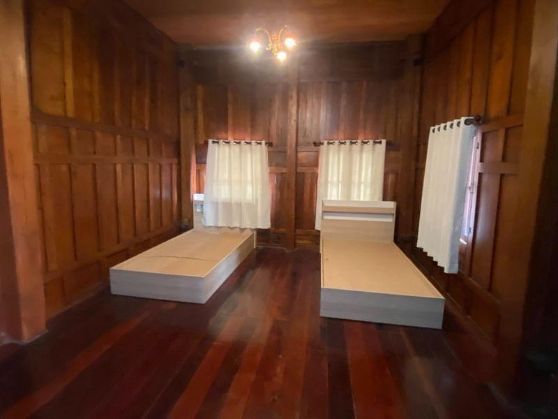 ให้เช่าบ้านบ้านเรือนไทยโมเดินท์  ซอยรามคำแหง 16 เนื้อที่ 200 วา  มีบ้าน 2 หลัง จอดรถได้ 12 คัน จดทะเบียนบริษัทได้ เหมาะทำออฟฟิศสำนักงาน  7