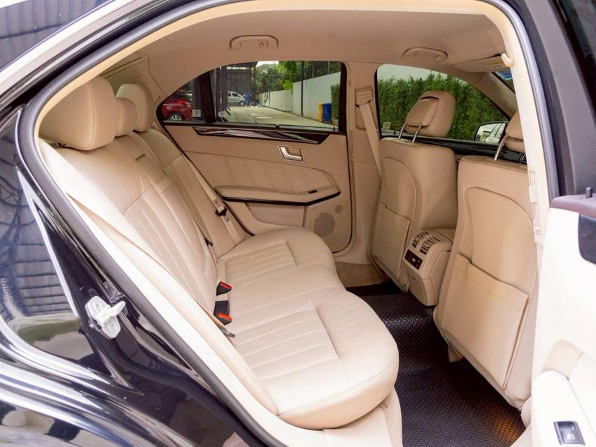 Mercedes-Benz E300 2.1 Exclusive Bluetec Hybrid (W212) ปี 2014 จด 2017 11