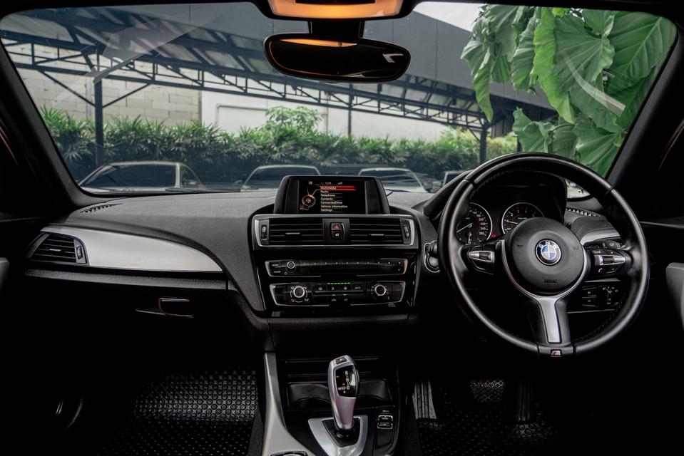 BMW 118i  M Sport ปี 2015  💵11,xxx/เดือน  [𝙒𝘼𝙍𝙍𝘼𝙉𝙏𝙔 เครื่องยนต์ 2 ปี] ✅ Service น้ำมันเครื่อง ใส้กรอง ฟรี 1 ครั้ง 3
