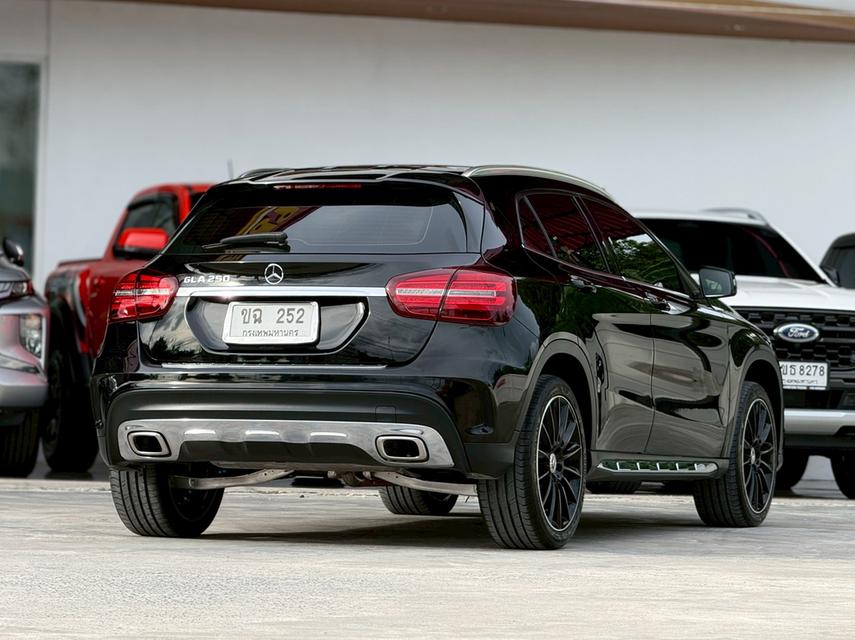 Benz Gla250 ปี19 6