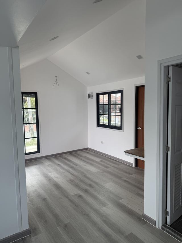 🏡 บ้านเดี่ยวให้เช่าใหม่เอี่ยม อำเภอเมืองเพชรบุรี (บ้านหม้อ)แนวมินิมอล  💰 เพียง 4,800 บาท/เดือน  ✨ บ้านแยกหลัง เป็นส่วนตัว ไม่ใช่หอพัก ✨ มีที่จอดรถทุ 4