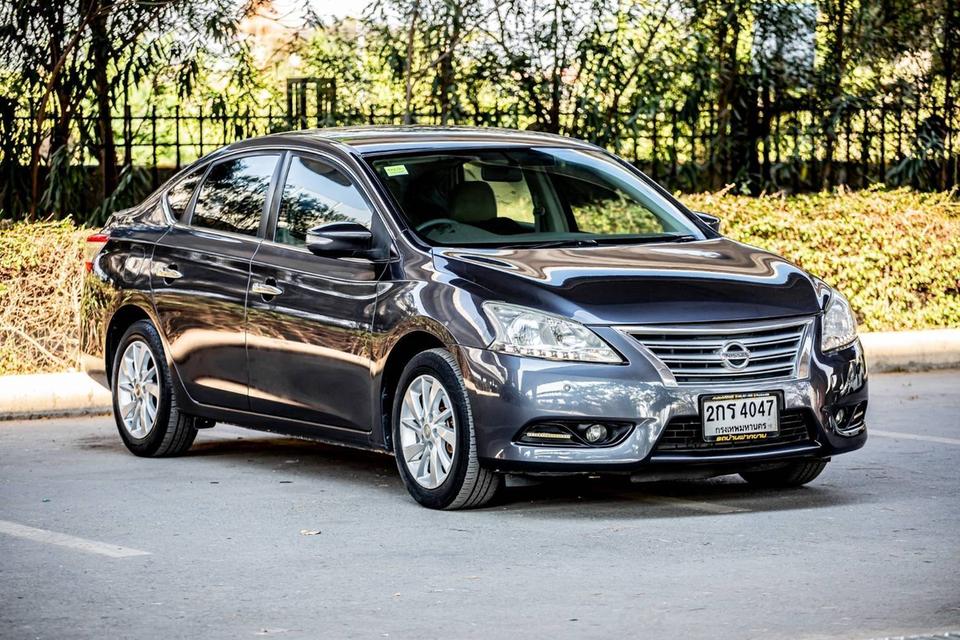 Nissan Sylphy 1.8 V ปี 2013 เกียร์ออโต้ สีเทา มือเดียวป้ายแดง 3