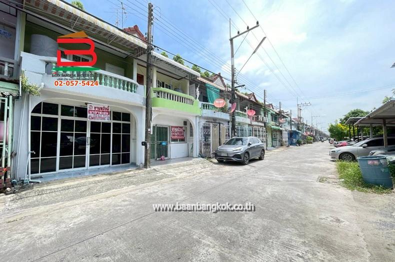 ทาวน์เฮาส์ หมู่บ้าน แอร์วิลล่า คลอง2 เนื้อที่ 16 ตรว. ถนนลำลูกกา ต.คูคต อ.ลำลูกกา จ.ปทุมธานี 10