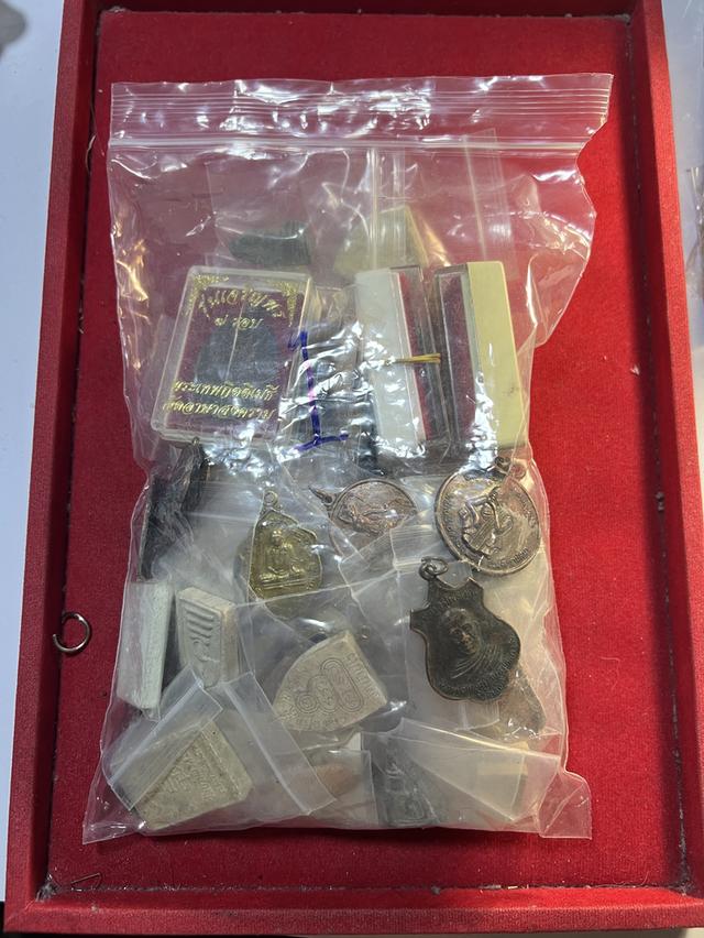 ชุดเหมายกถุง สุดคุ้ม พระเหรียญ พระผง+ดิน พระกล่อง รูปย่อยที่ 2