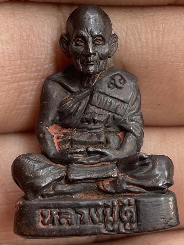 รูปหล่อหลวงปู่ดู่ วัดสะแก