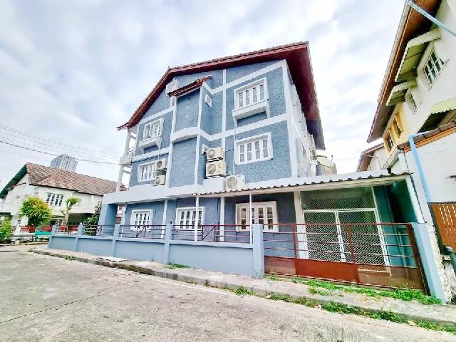 ให้เช่าคฤหาสน์ใหม่ ห้องมุม 3ชั้น 40ตร.วา.480ตร.ม. MRTแจ้งวัฒนะ14 1.3กม. ประชาชื่น-แจ้งวัฒนะ 4นอน 3น้ำ ตลาดเมืองทอง 1.4กม