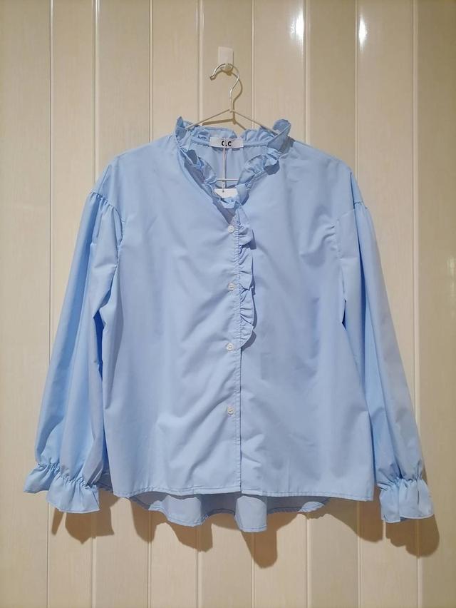 เสื้อเชิ้ตสีฟ้าอ่อน คอระบายวินเทจ สไตล์เกาหลี
