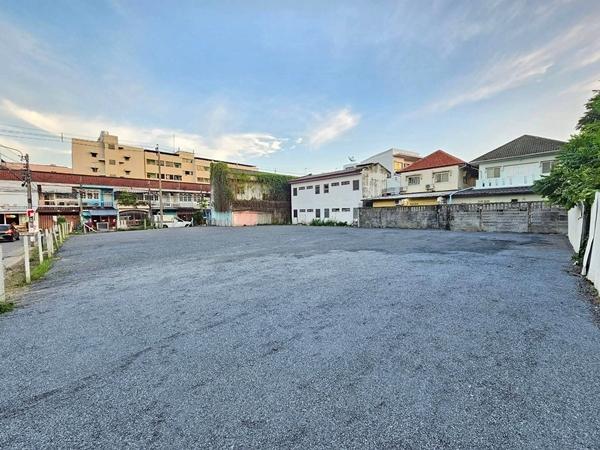 ขาย  ที่ดินสวย 201 ตร.วา ซอยลาดพร้าว 83 แปลงหัวมุม  ใกล้สถานีรถไฟฟ้า ลาดพร้าว 83 3