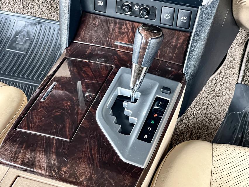 ขาย Toyota Camry 2.5Hybrid ปี12 10