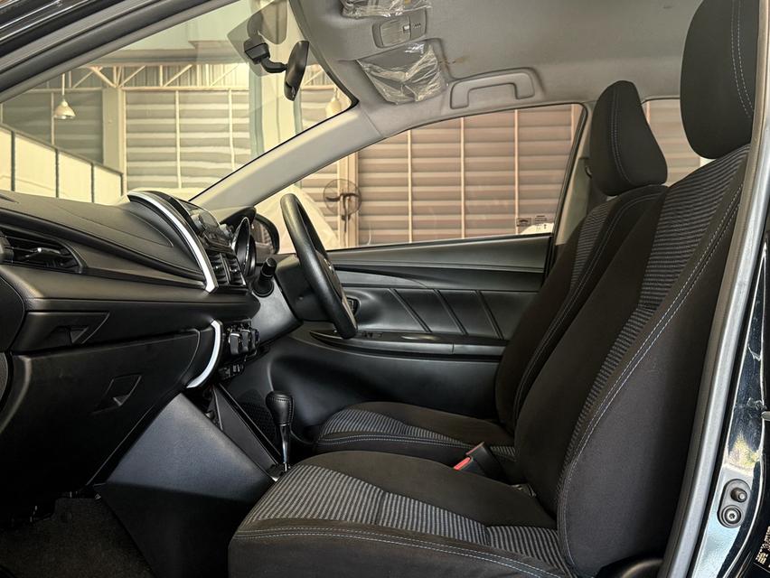 2016 TOYOTA VIOS 1.5 E รถมือเดียวออกป้ายแดง สภาพป้ายแดง รถวิ่งน้อยเพียง 41,000 กม รถไม่เคยมีอุบัติเหตุครับ  13