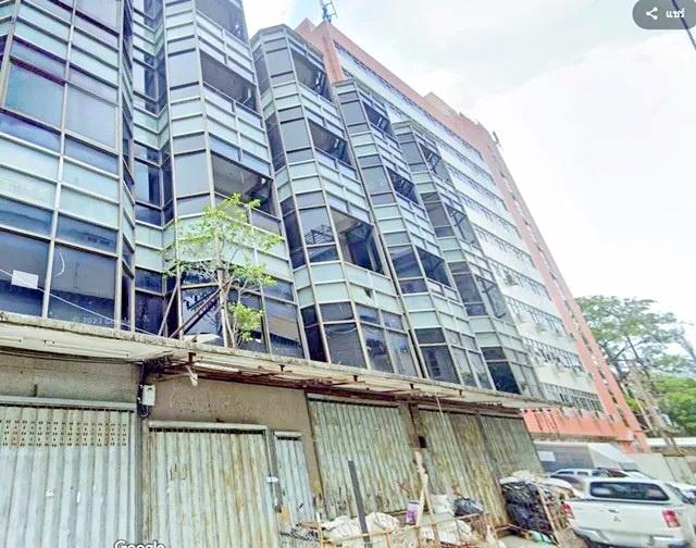 เดอะไนน์ พระราม 9 2.7 กม.MRT คลองกลันตัน 500 ม. ธัญญาพาร์ค อาคาร4คูหา 4ชั้น 1,600 ตร.ม. 100 ตร.วา. 11 นอน 6 น้ำ ซ.ศรีนคร 5